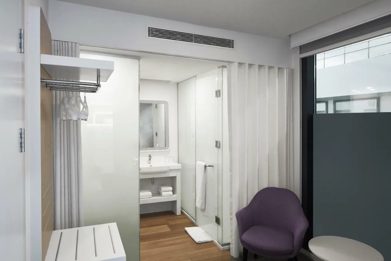 Yotelair Istanbul Airport, Duty Free - International Transit Area 3*,